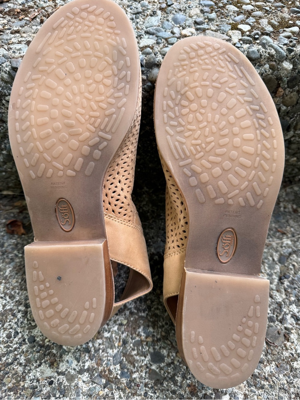 Size 11 Sofft Beige Perforated Peep-Toe Ankle Sandles - Picture 9 of 9